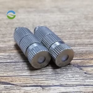 Mist nozzle for outdoor cooling